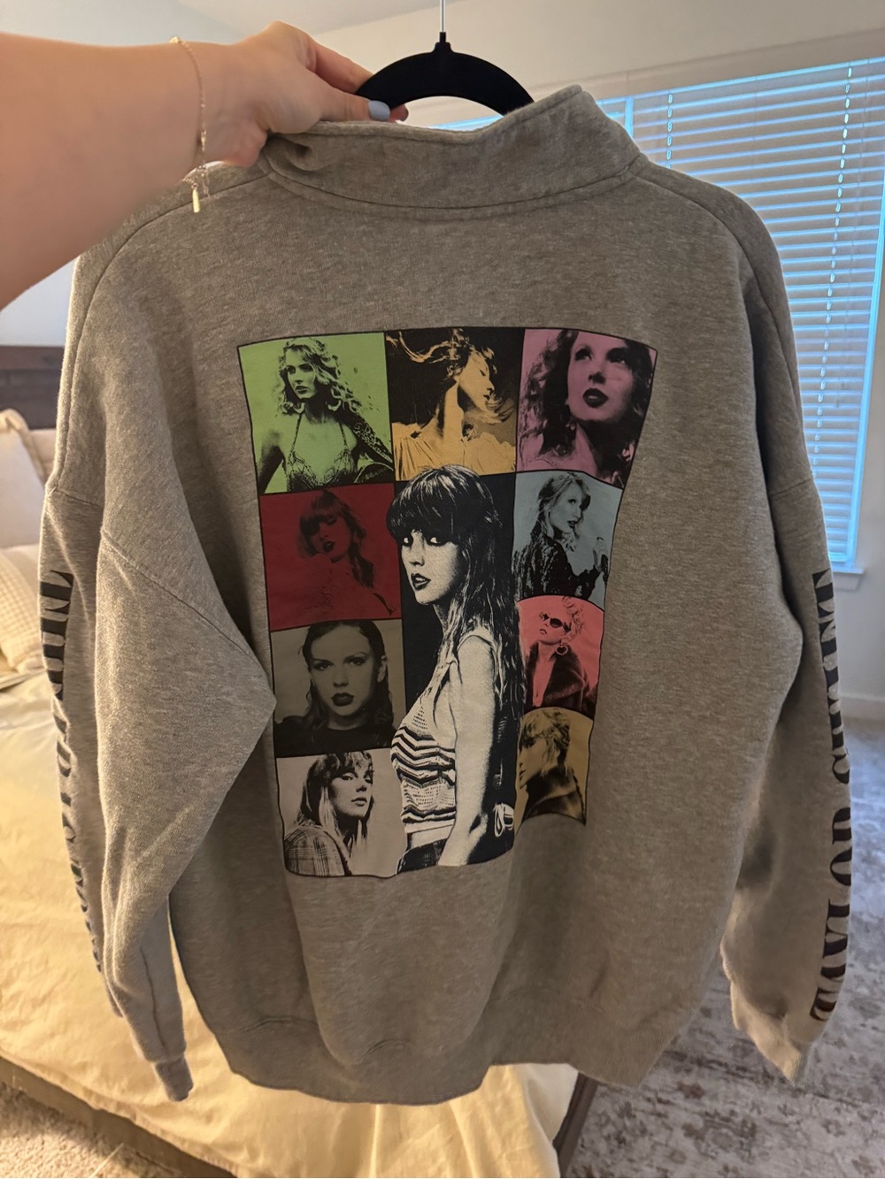 EUC Eras Tour Taylor Swift Zip Up Size Large